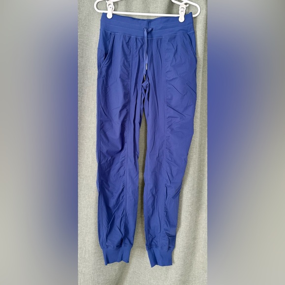 lululemon athletica Pants - NWOT Lululemon Dance Studio Mid-Rise Jogger Full Length size 6